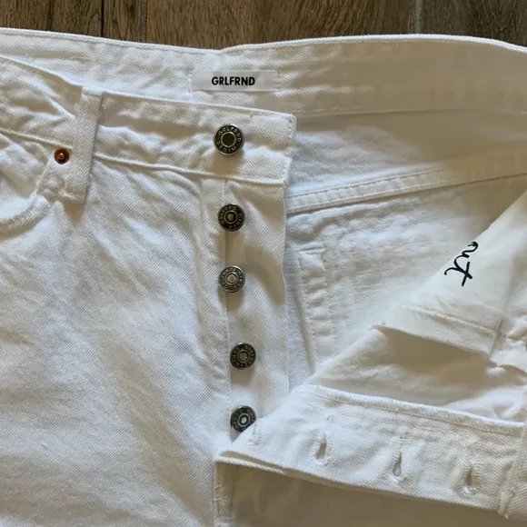 NWT GRLFRND High Waist White Distressed Shorts 29