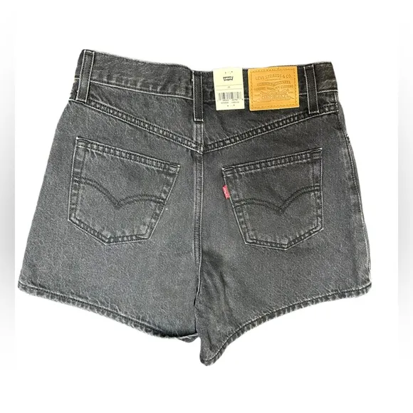 NWT Levi’s | 2022 80’s Mom Shorts in Black