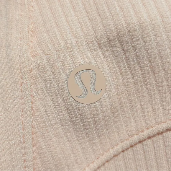 NWT Lululemon Ribbed Softstreme High-Rise Short 2&quot;