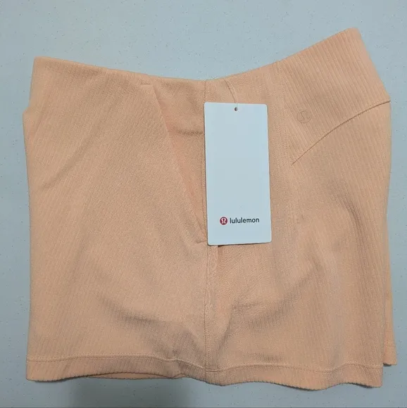 NWT Lululemon Ribbed Softstreme High-Rise Short 2&quot;