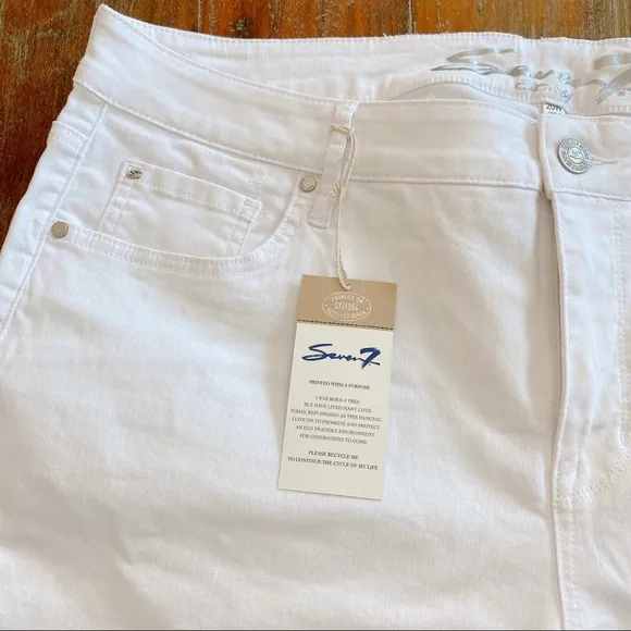 NWT Seven7 White Weekend Bermuda Shorts Size 20W