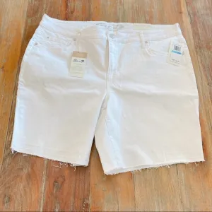 NWT Seven7 White Weekend Bermuda Shorts Size 20W