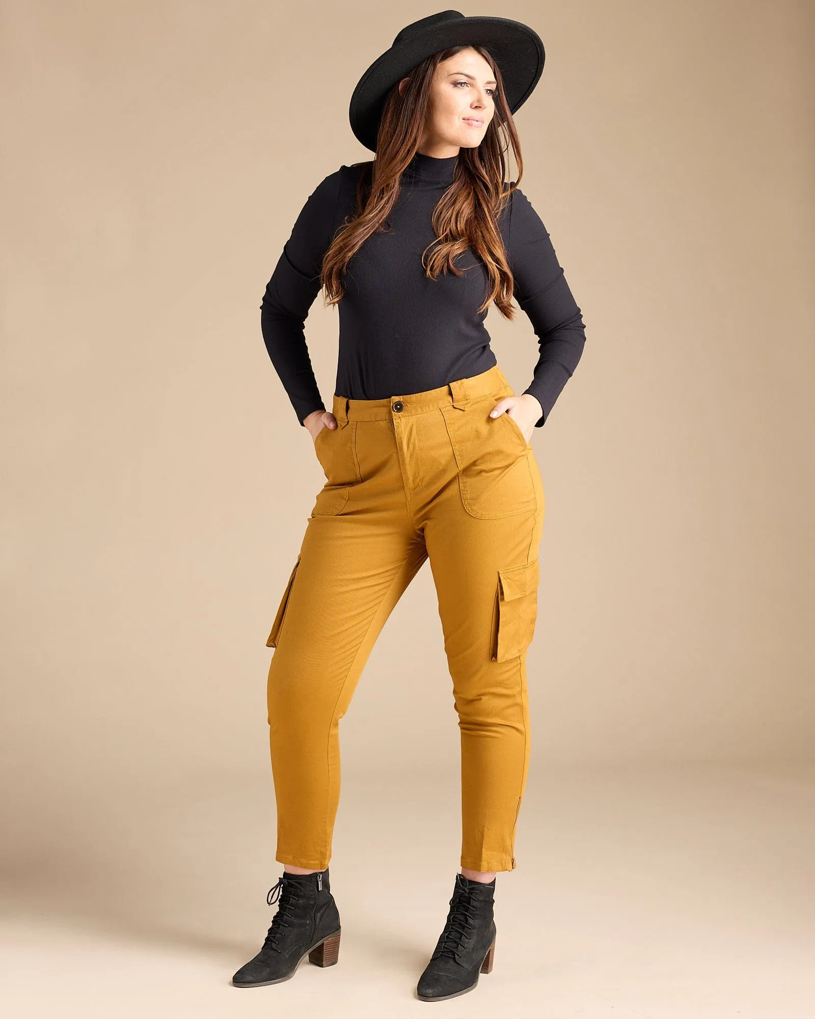Oxford Cargo Pants