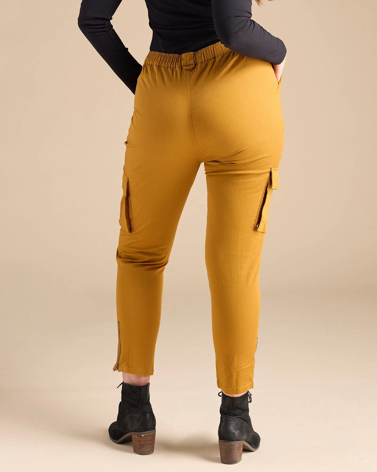 Oxford Cargo Pants