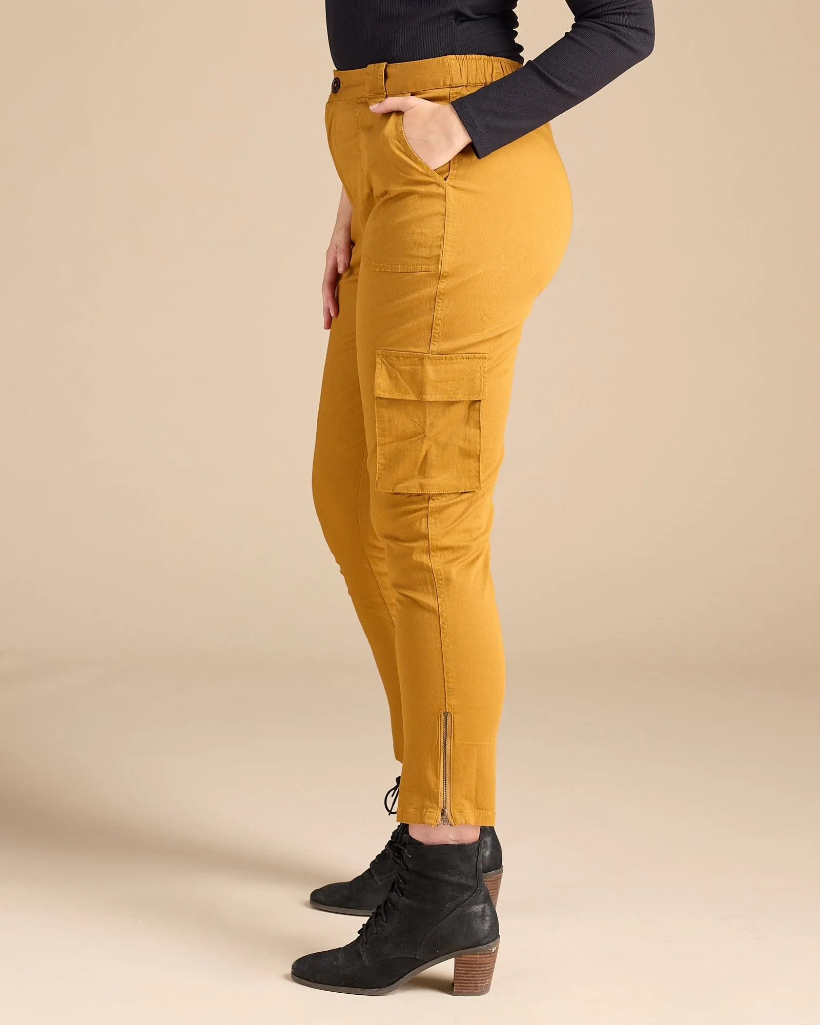 Oxford Cargo Pants