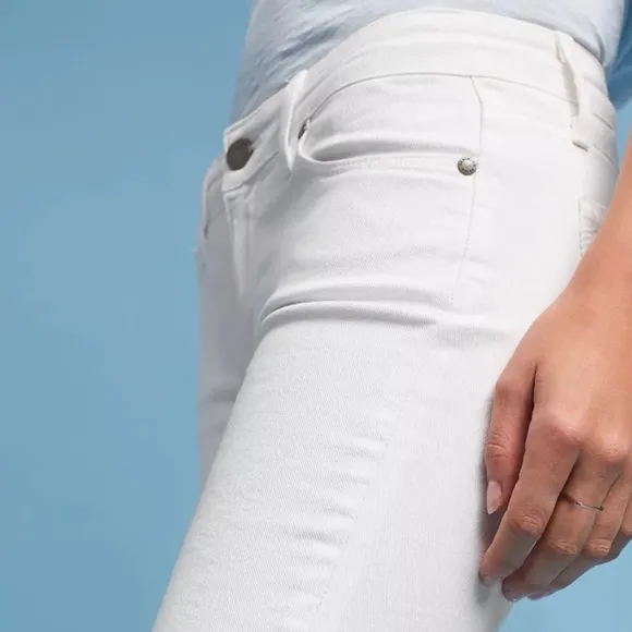 PAIGE Jax Bermuda white Shorts Rolled Cuff or Raw Hem Size 28