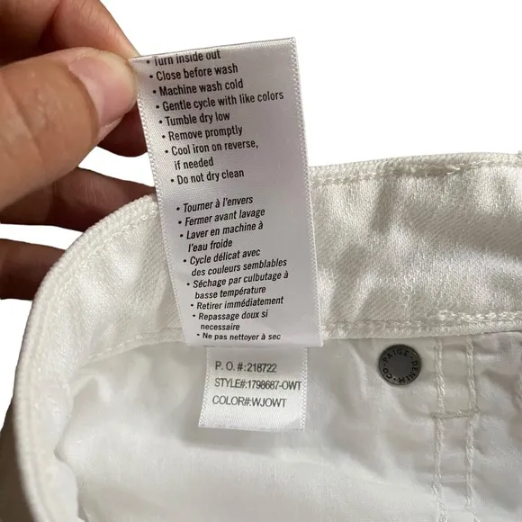 PAIGE Jax Bermuda white Shorts Rolled Cuff or Raw Hem Size 28