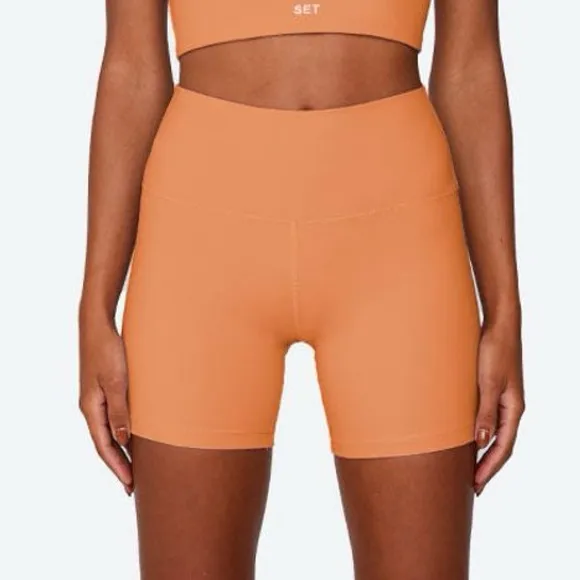 SET ACTIVE SPORTBODY™ BIKE SHORTS - LIGHT ORANGE