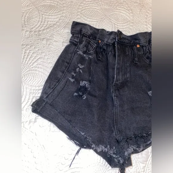 Signature 8 women’s high rise black wash shorts with elastic waist