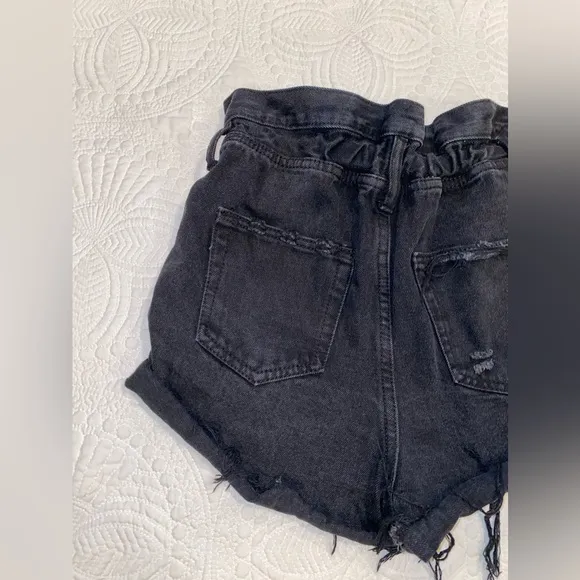 Signature 8 women’s high rise black wash shorts with elastic waist