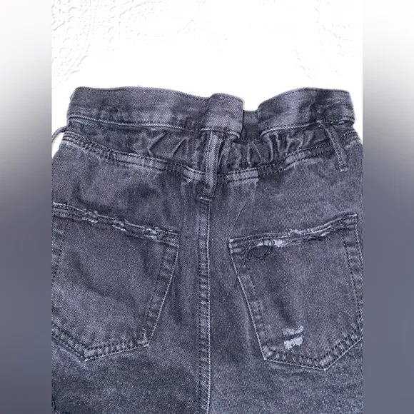 Signature 8 women’s high rise black wash shorts with elastic waist