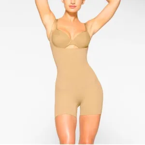 SKIMS Open Bust Shortie Bodysuit Seamless Sculpt | Small