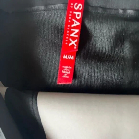 SPANX OnCore High-Waisted Mid Thigh Short Sculpt Shaper black NWT medium
