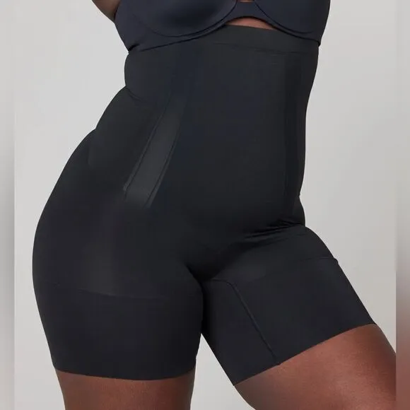 SPANX OnCore High-Waisted Mid Thigh Short Sculpt Shaper black NWT medium