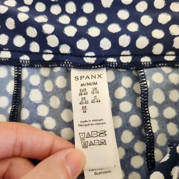 Spanx Sunshine Shorts 10&quot; Bermuda Navy Blue Painted Polka Dot Medium