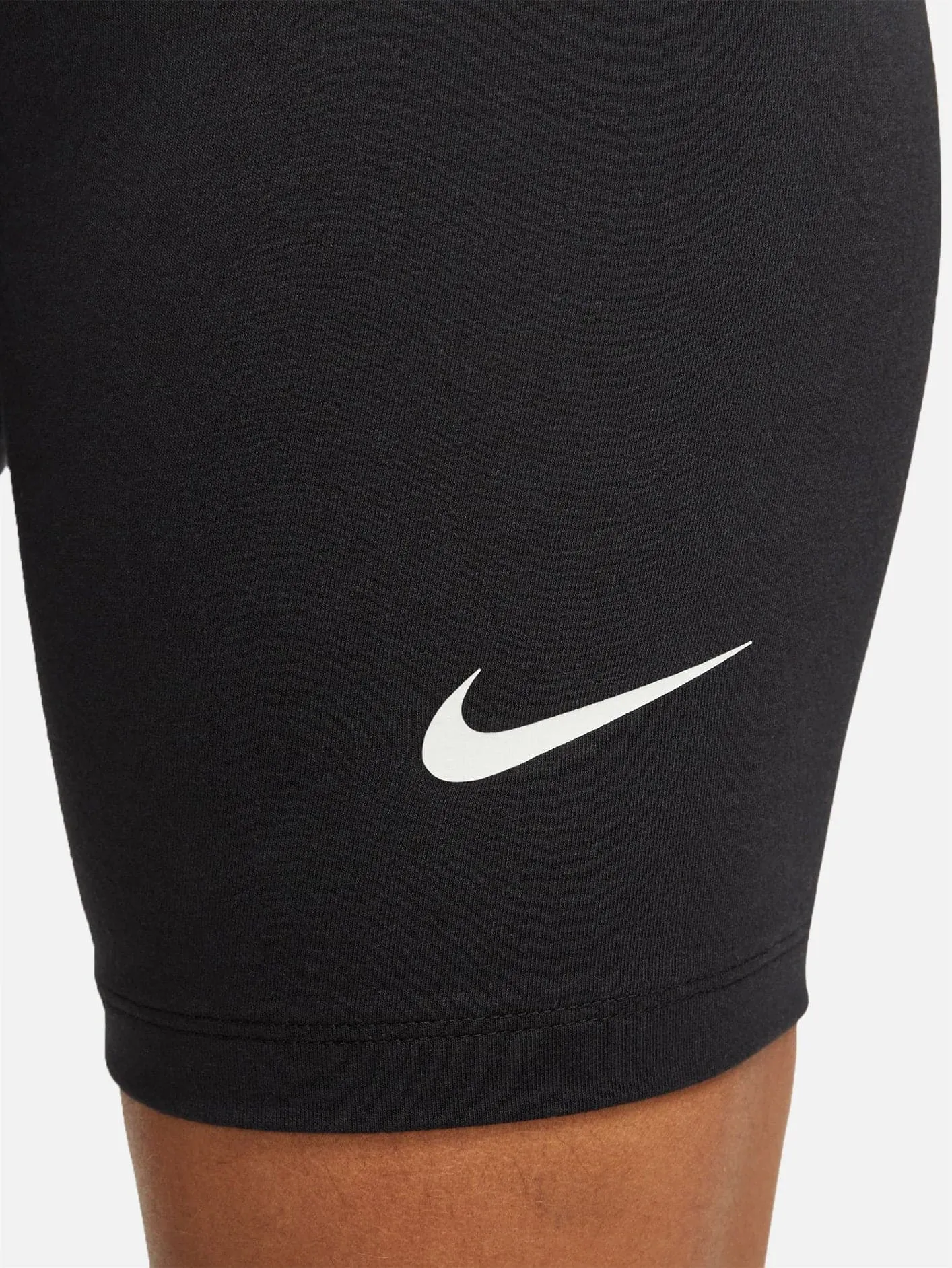 Sportswear Classics High-Waisted 8" Biker Shorts - Black
