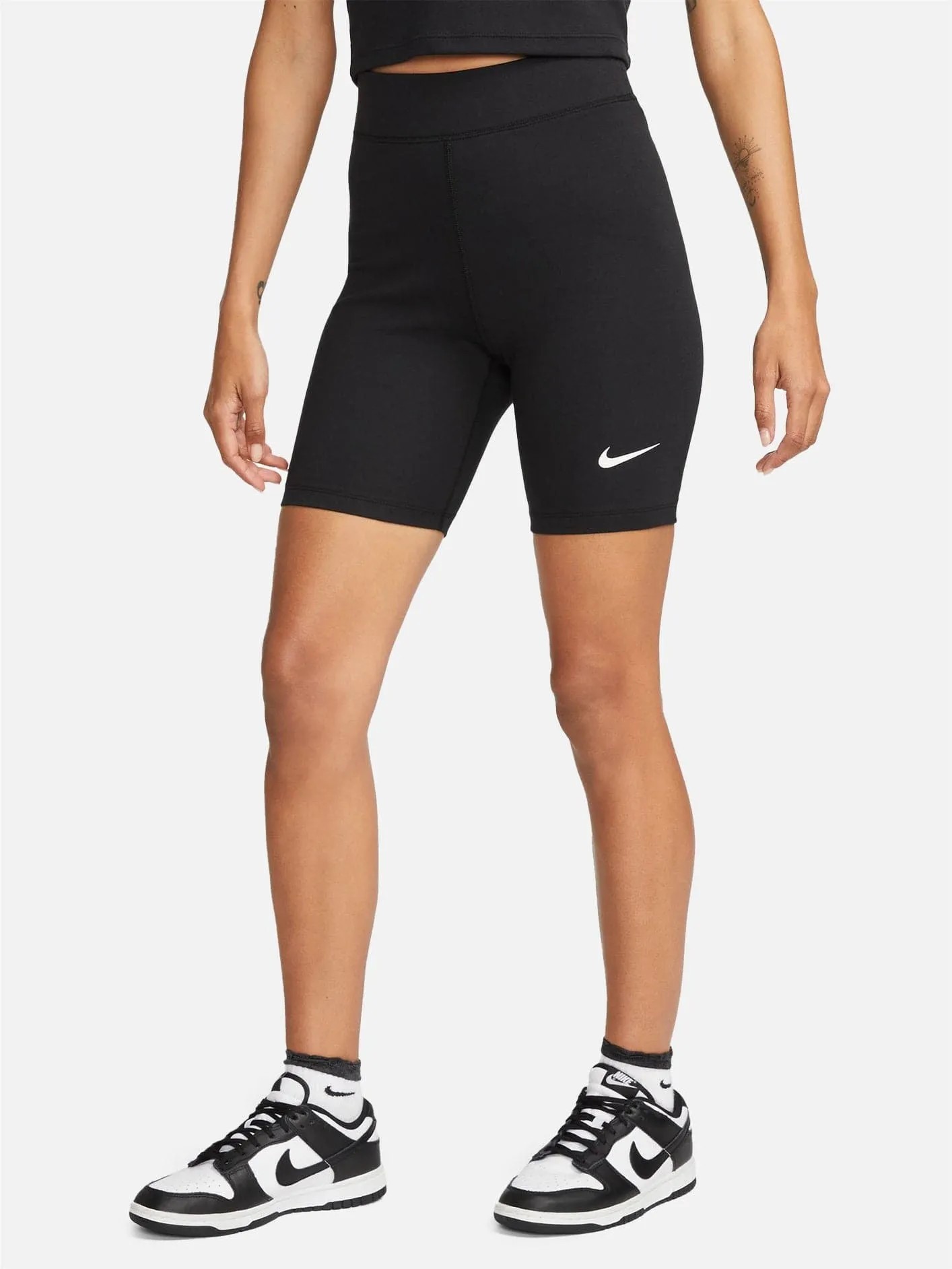 Sportswear Classics High-Waisted 8" Biker Shorts - Black