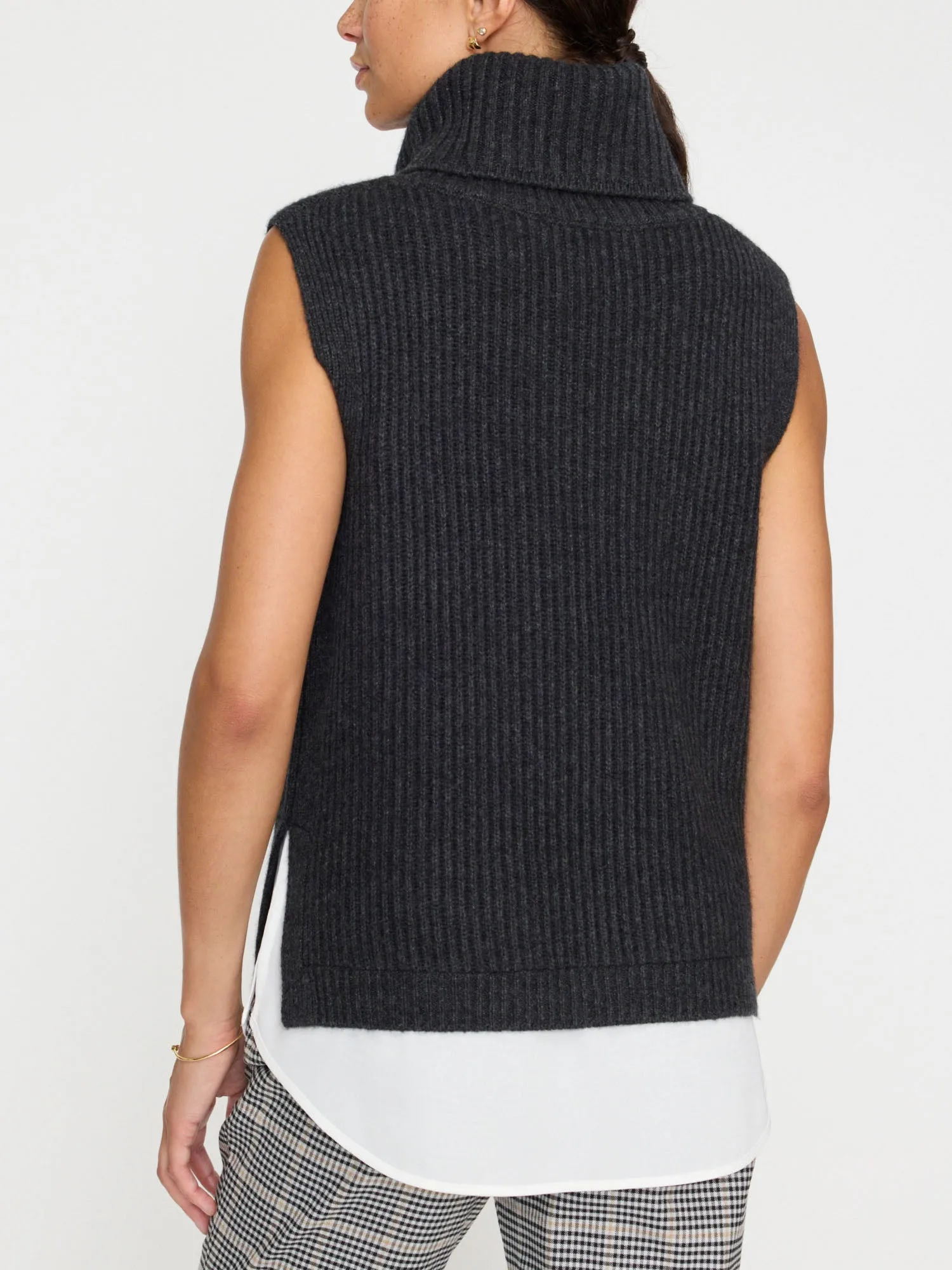 The Archer Sleeveless Looker