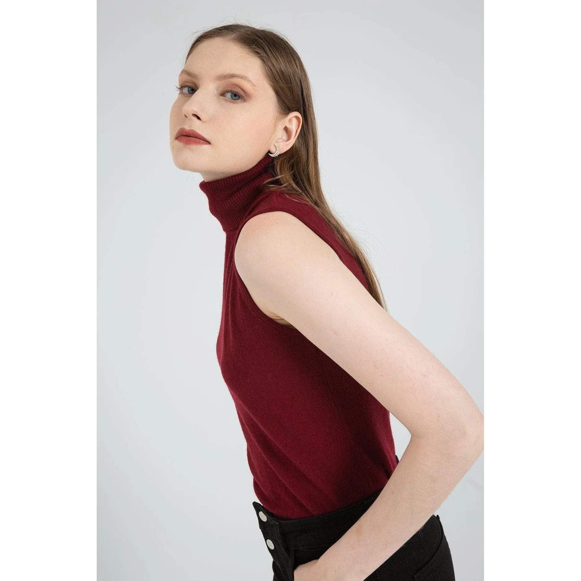 Turtle Neck Sleeveless Knitted Sweater