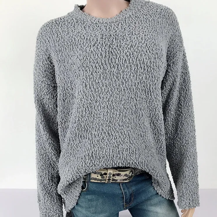 Women‘s Round Neck Long Sleeve Side Split Sweater