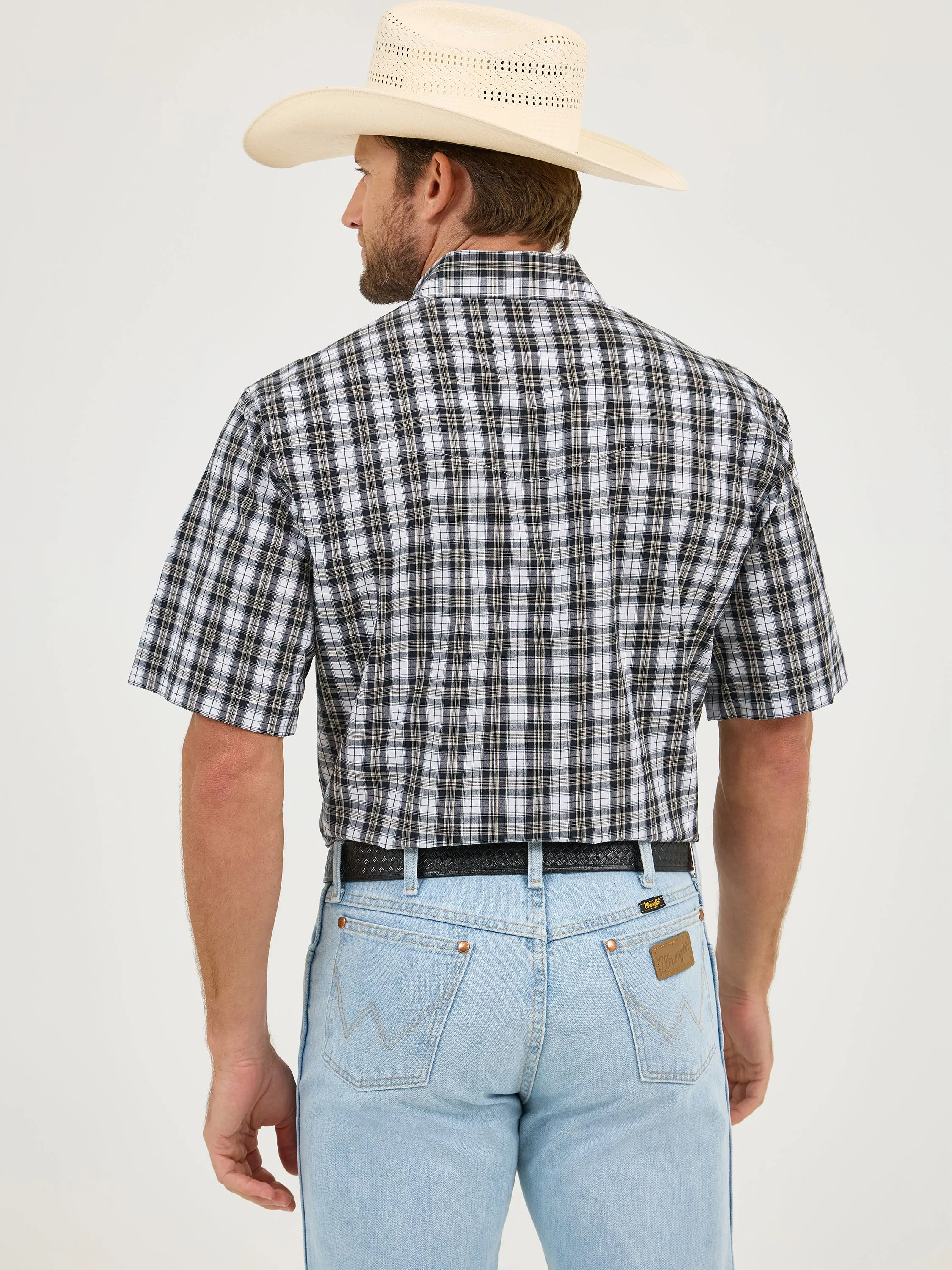 Wrangler Wrinkle Resist Black/White Plaid Short Sleeve Western Snap Shirt for Men
