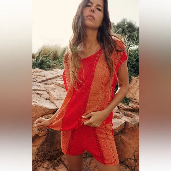 Zara Cute red and orange CROCHET SHORTS size M